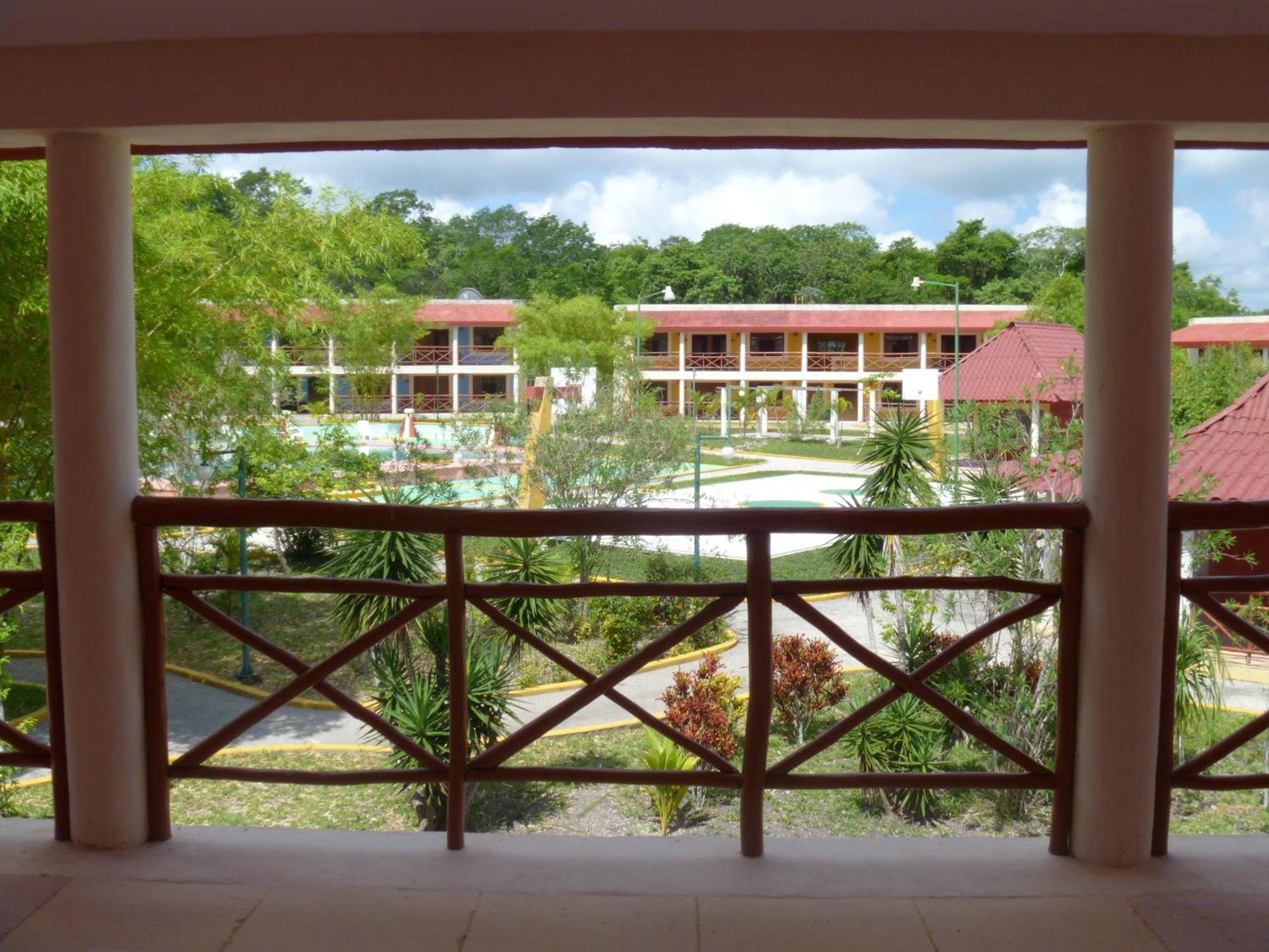 Hotel Debliz Xpujil Εξωτερικό φωτογραφία